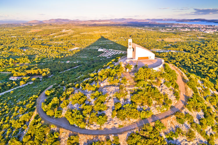 Berg Okit, Vodice